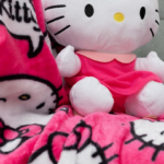 Hello-Kitty-blanket